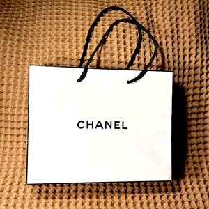 Chanel Shopping Bag 🛍